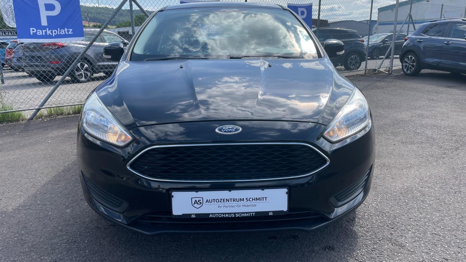 Ford Focus 2015 — rear view