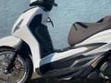 Piaggio BEVERLY 400 HPE S MIT ABS / ASR & TOPCASE - PIAGGIO ROLLER 400