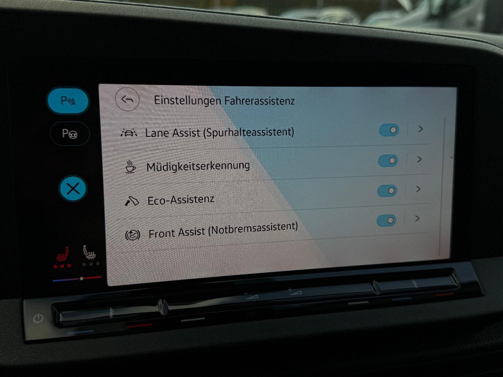 Fahrzeugabbildung Volkswagen Caddy Maxi 7-Sitzer DAB GRA Navi Kamera SHZ PDC