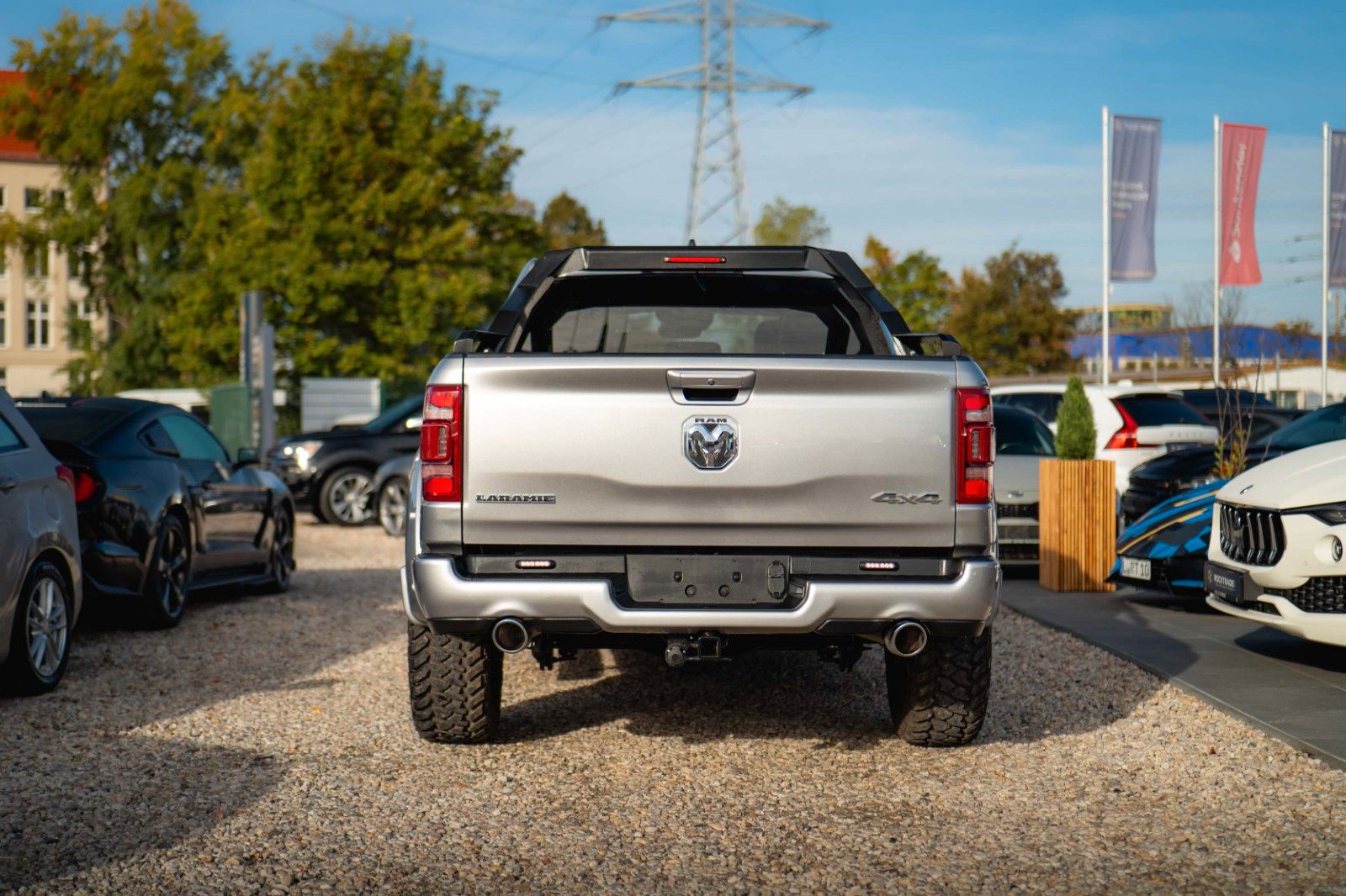 Fahrzeugabbildung Dodge RAM 5.7 V8 HEMI 4x4 LARAMIE Limited Offroad LED