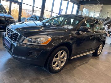Volvo XC60 Momentum AWD *BI-XENON*PANO*NAVI*PDC*AHK*
