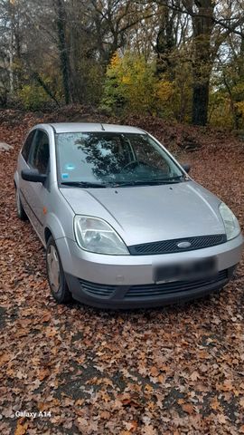 Ford Fiesta 1.3 Benzin. Tüv bis 09. 2026.