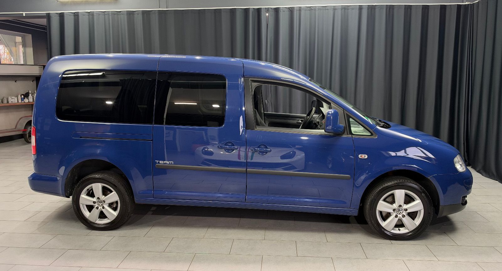Fahrzeugabbildung Volkswagen Caddy Maxi Life Team 4Motion |AHK|PDC|7-SITZER