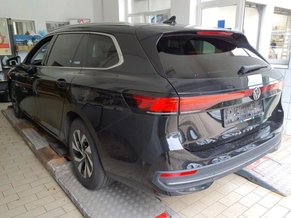 Volkswagen Passat Var. 2.0 TDI Business DSG AHK RFK ACC NAV foto 4
