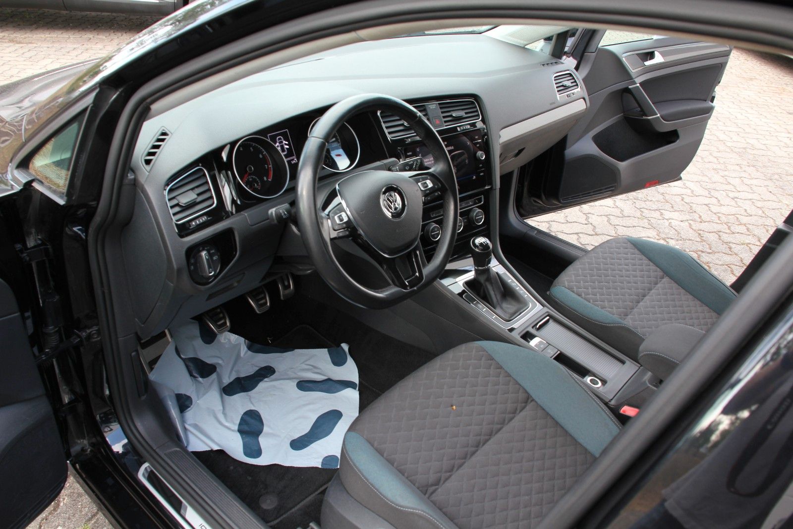 Fahrzeugabbildung Volkswagen Golf VII Lim. IQ.DRIVE BlueMotion