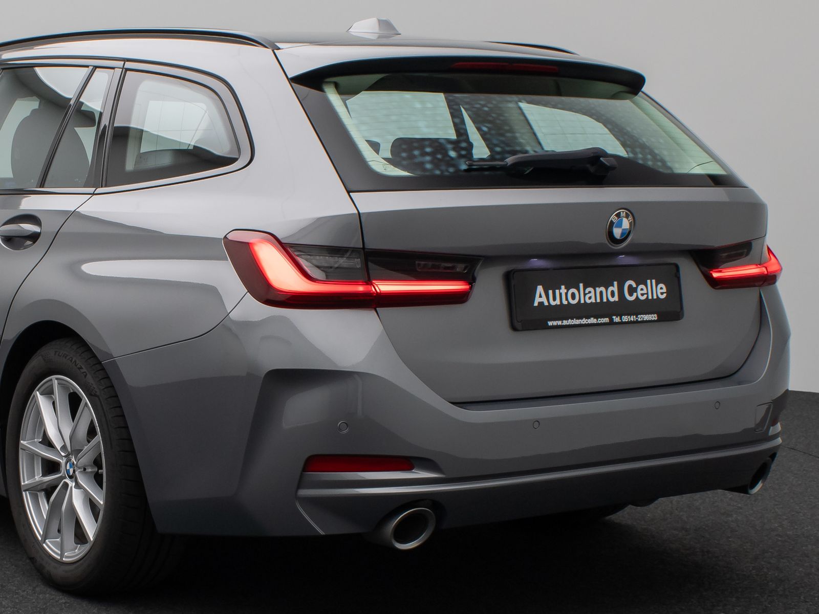 Fahrzeugabbildung BMW 320d Panorama DAB H/K Lordos Stop&Go PDC LED