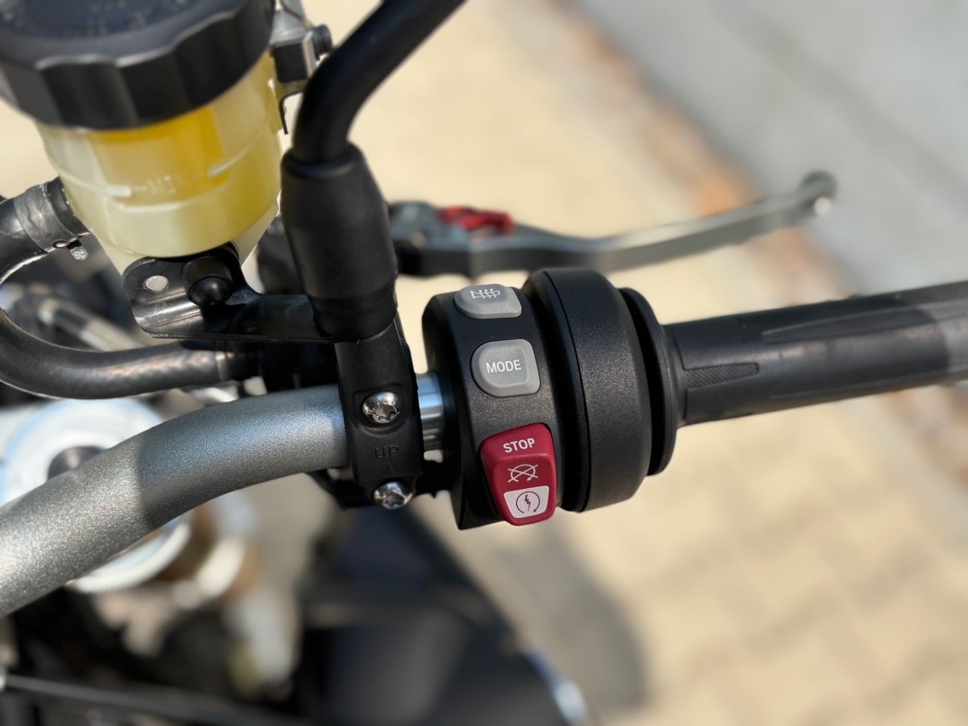 Fahrzeugabbildung BMW S 1000 R Sport- und Dynamik Paket Akrapovic, Frä