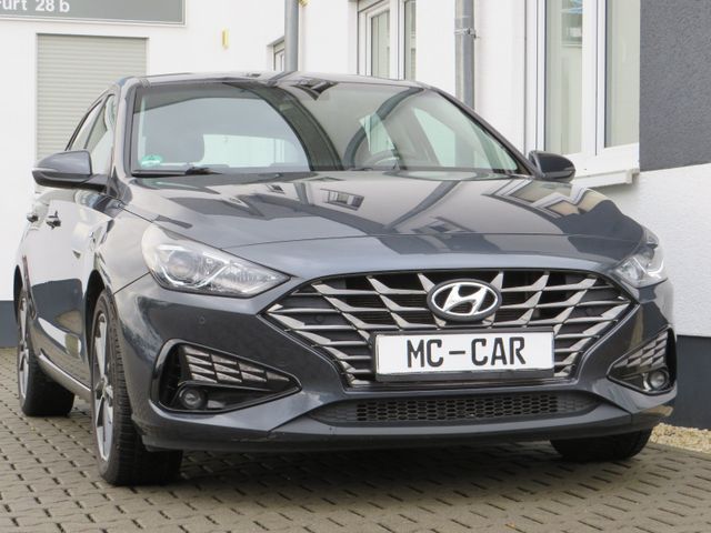 Hyundai i30 1.0 T-GDI Hybrid Trend