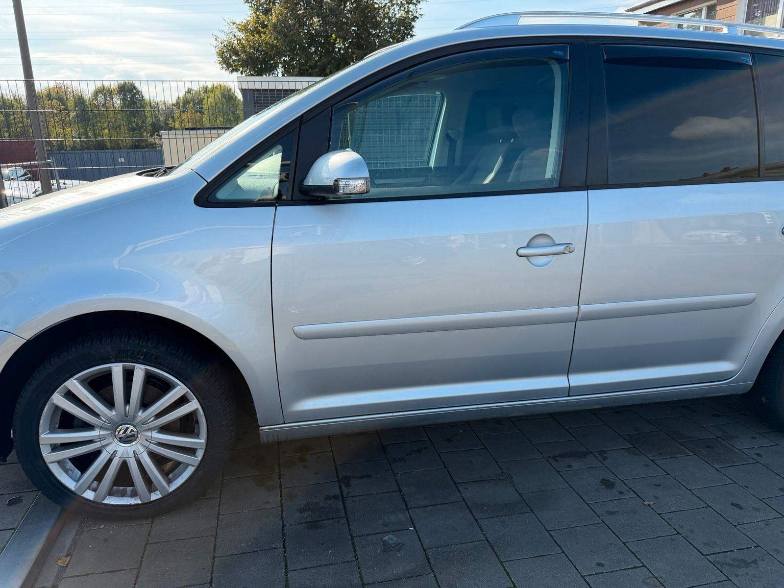 Volkswagen Touran 2006 — interior