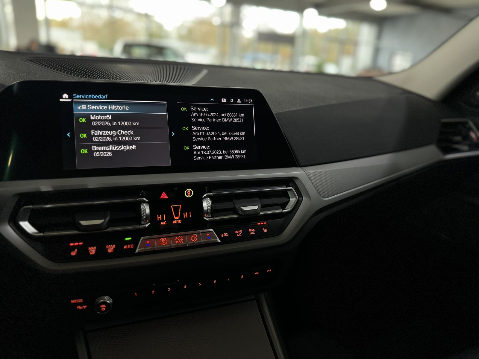 Fahrzeugabbildung BMW 320d Kamera HUD DAB H/K WLAN AHK Alarm Sport LED