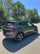 Hyundai TUCSON 1,7 CRDI Top Zustand - Hyundai Gebrauchtwagen in Freiburg