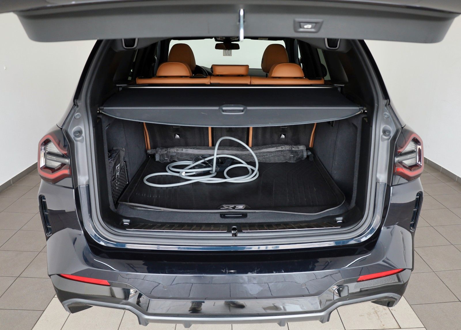 Fahrzeugabbildung BMW iX3 Inspiring/M Sport Leder,Navi,LED,Panor.,ACC