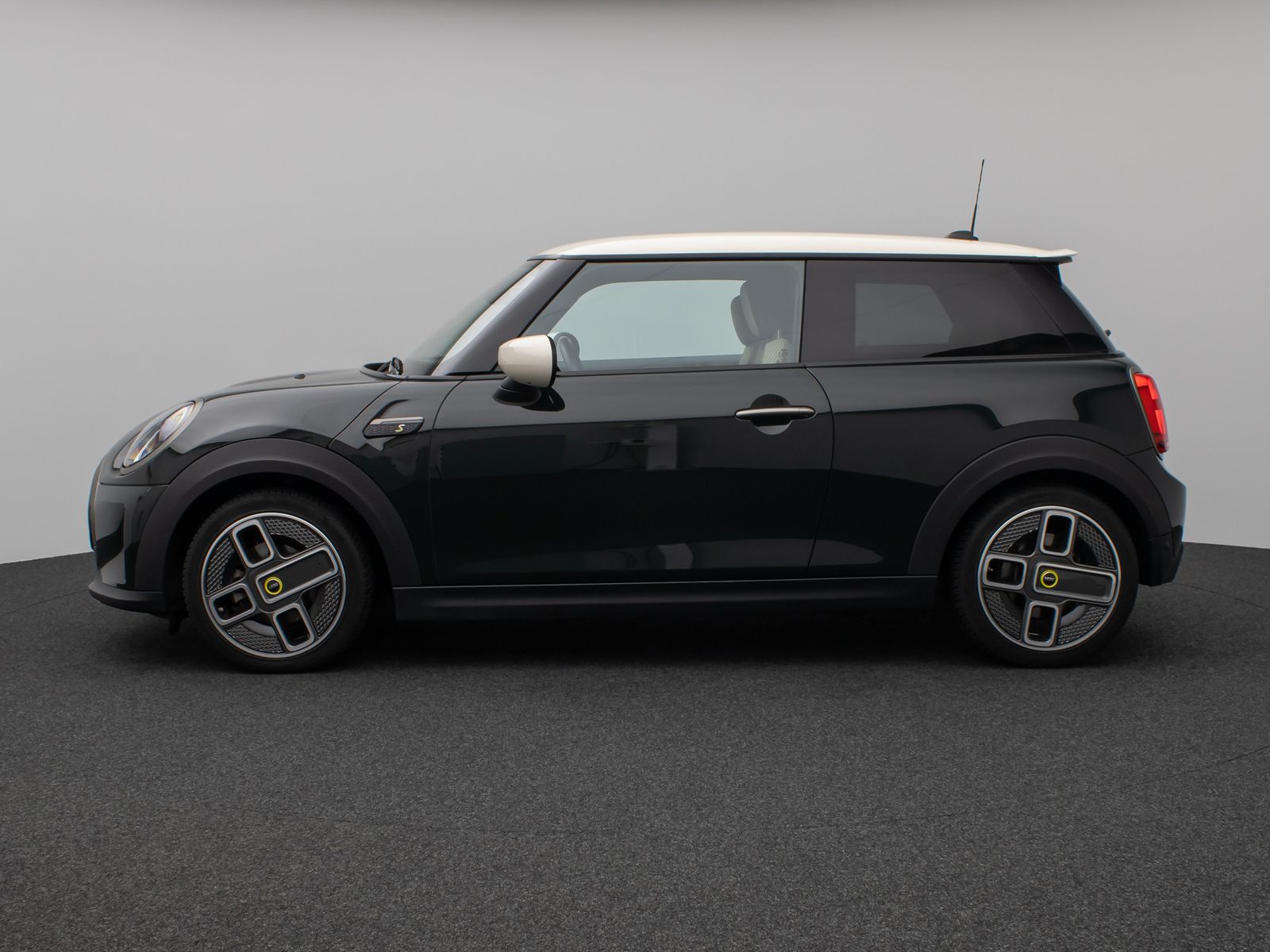 Fahrzeugabbildung MINI COOPER SE Resolute Edition PDC hinten LED Navi