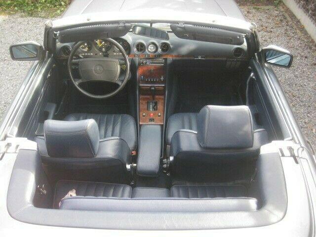 Mercedes-Benz SL 560