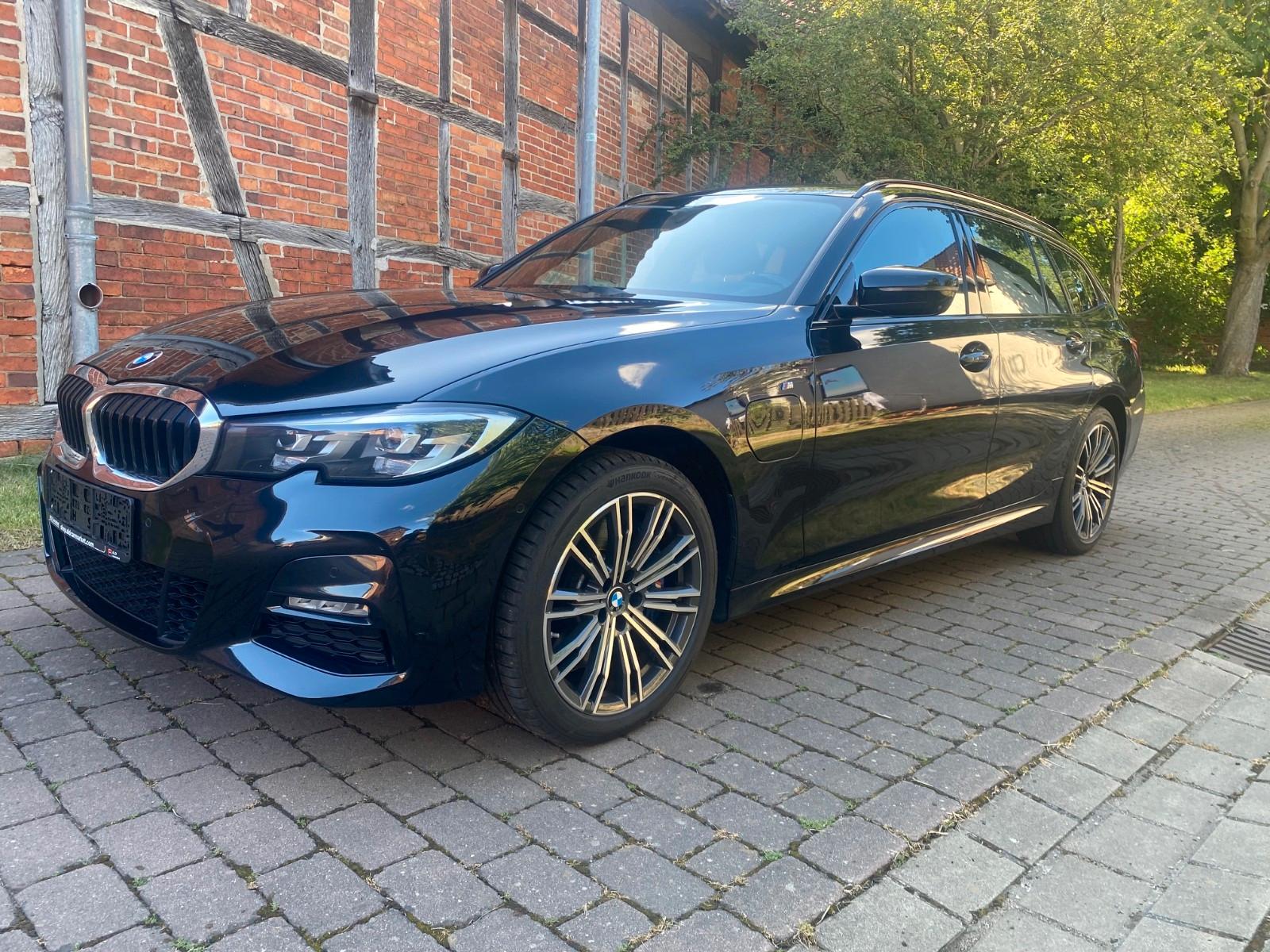 BMW 330e Touring xDrive M Sport*Navi*Kamera*HUD