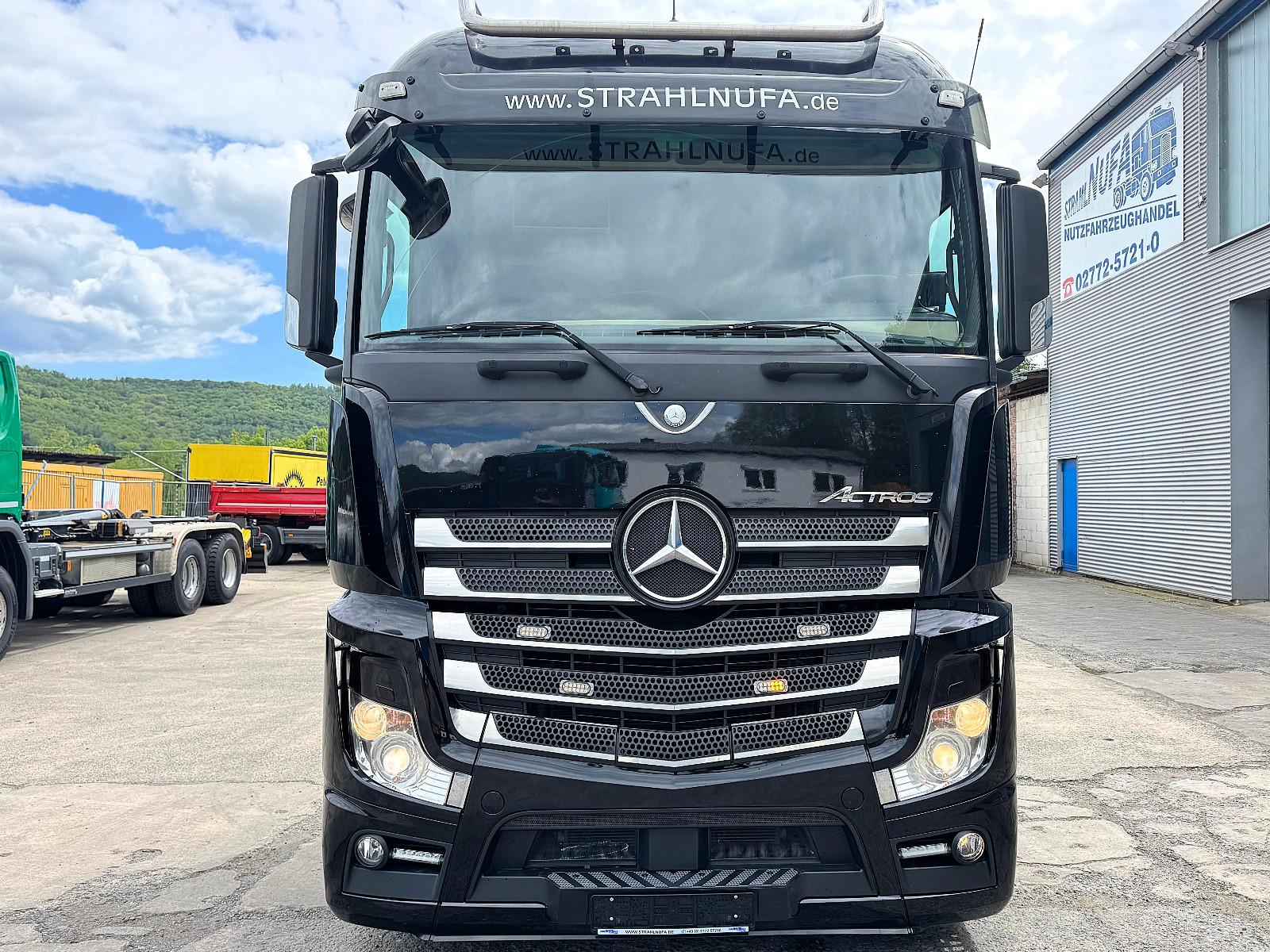 Mercedes-Benz Actros 3553 8x4 Abroller