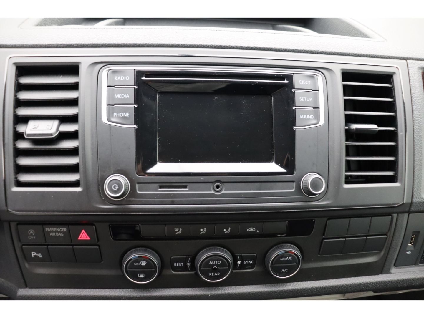 Fahrzeugabbildung Volkswagen T6 Caravelle 2.0 Lang 9-Sitze 2xSchiebetür