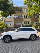 Mercedes-Benz GLC 200 4M/Parktronic/SHZ/MBUX/EQ/PANO - Mercedes-Benz GLC 200 Gebrauchtwagen