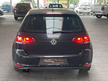 Volkswagen Golf - 6
