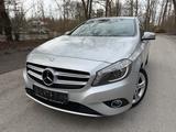 Mercedes-Benz A 200 Automatik Xenon Navi MwsT Top Zustand - Mercedes-Benz A 200 mit Benzin-Antrieb: Automatik