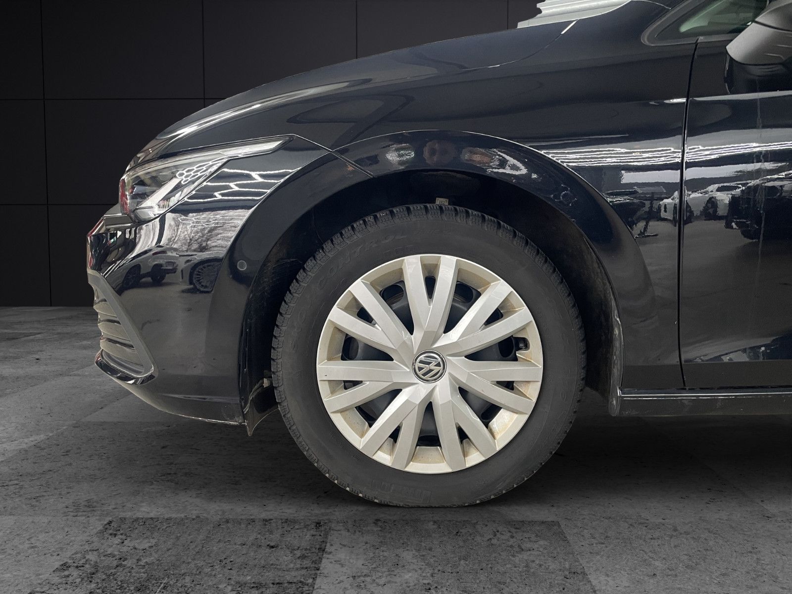 Fahrzeugabbildung Volkswagen Golf VIII*Standheizung*Kamera*Navi*ACC*SitzHZ*