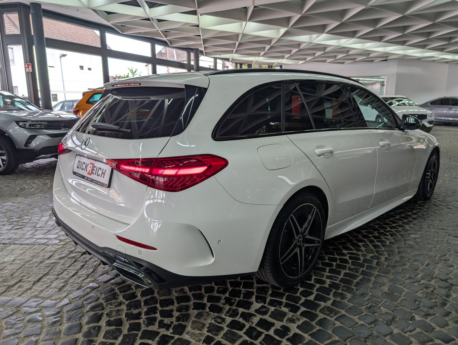 Fahrzeugabbildung Mercedes-Benz C 200 d T 2xAMG NIGHT AHK ACC SOUND MBUX+ LEDER