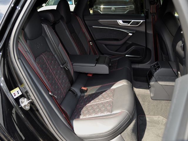 RS6 Avant 4.0 TFSI VOLL/DYNAMIK-PLUS/KERAMIK/AHK