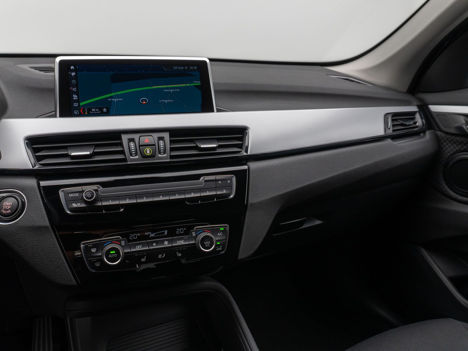 Fahrzeugabbildung BMW X1 sD18i DAB Navi Parkassist Geschwindigkeitsreg