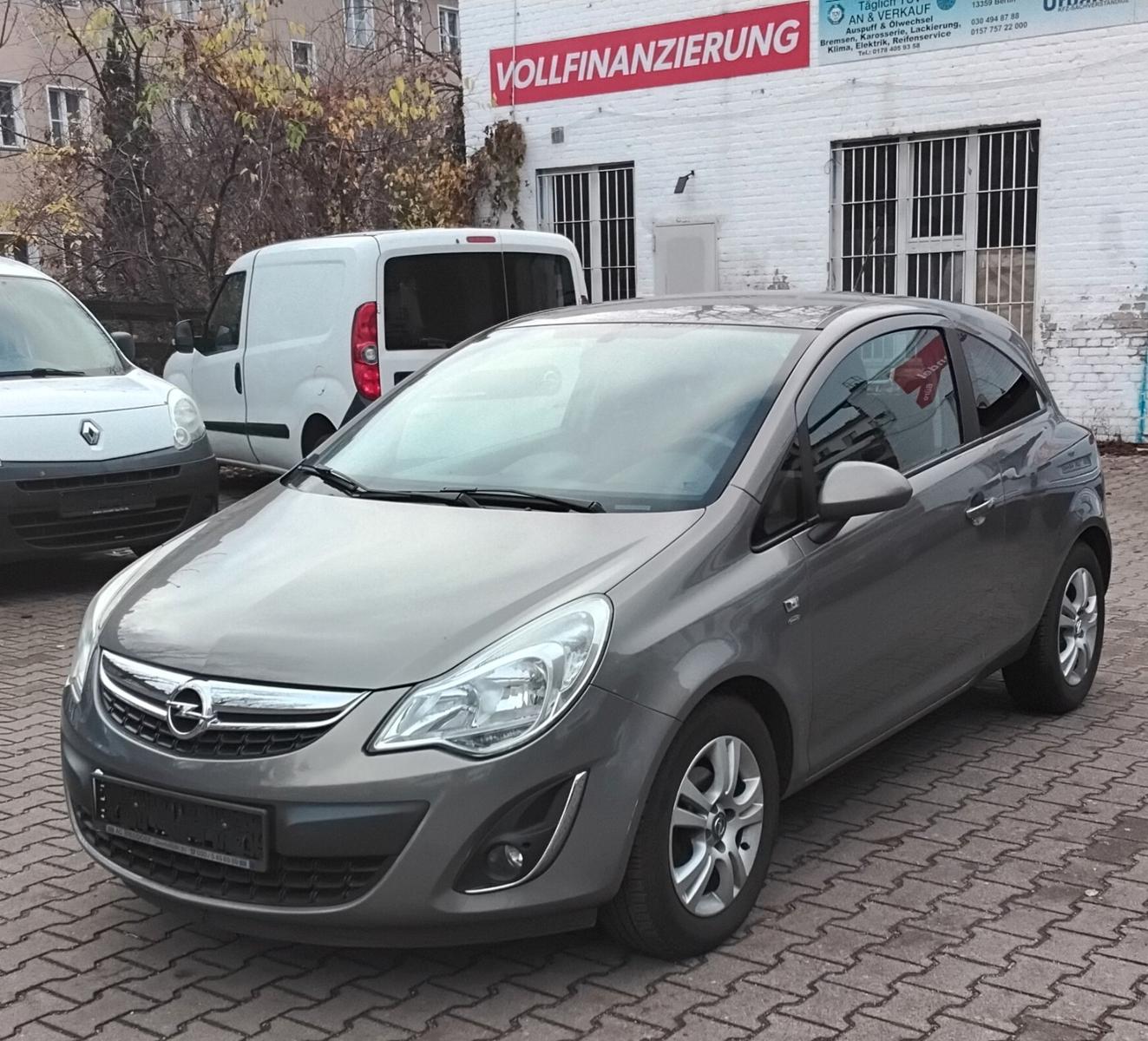 Opel Corsa D Satellite  Neuer Tüv