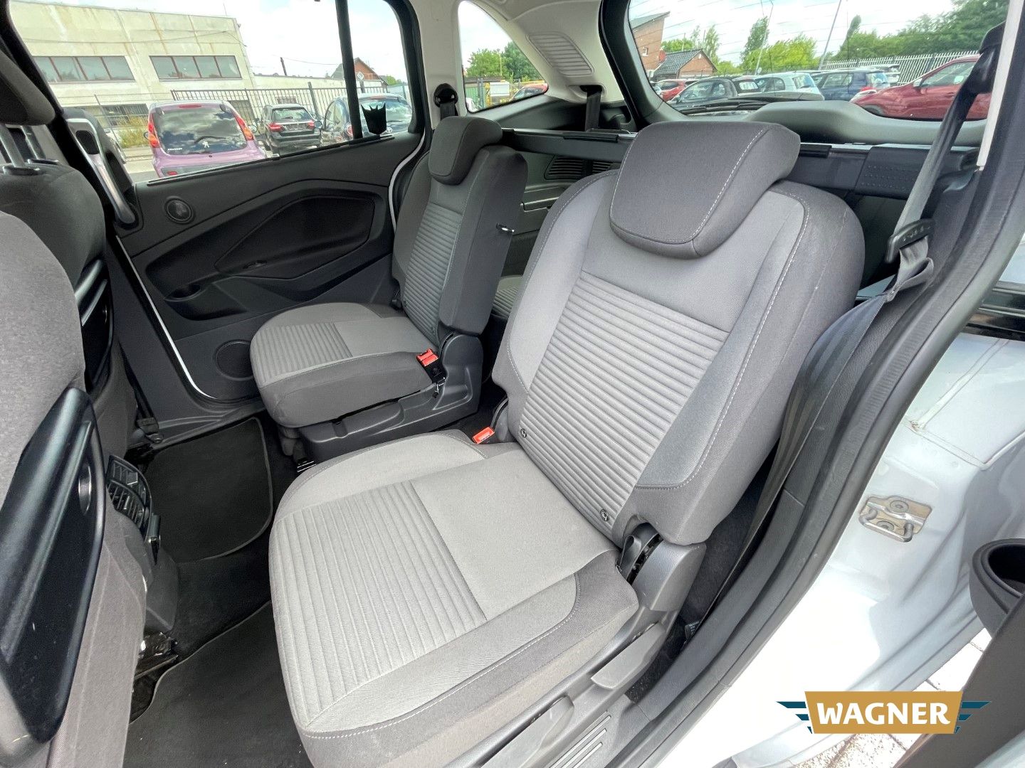 Fahrzeugabbildung Ford Grand C-Max Titanium 6-Sitzer Automatik