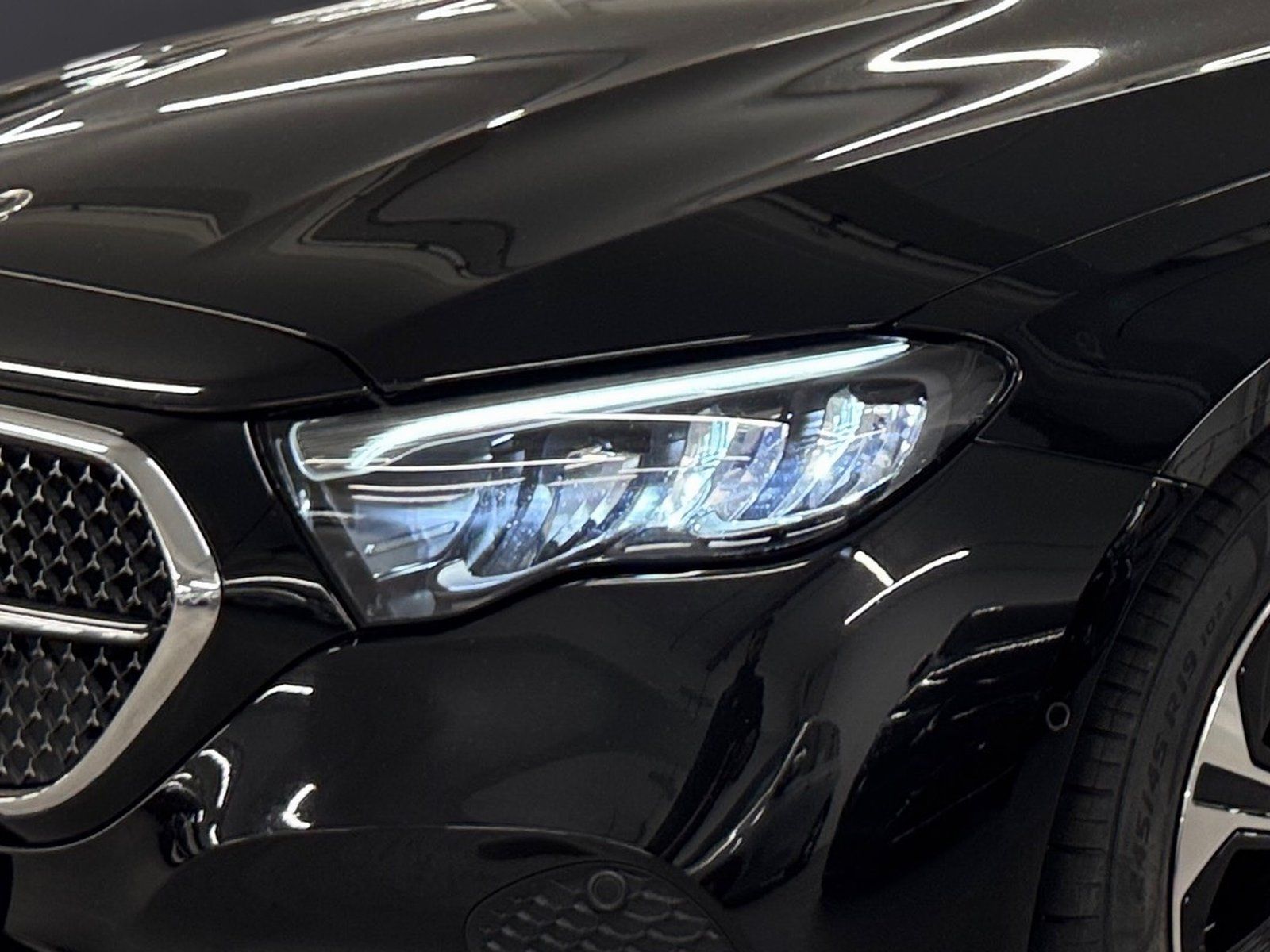 Fahrzeugabbildung Mercedes-Benz E 220 T d Avantgarde*AHK*Pano*Distro*Totwink*LED