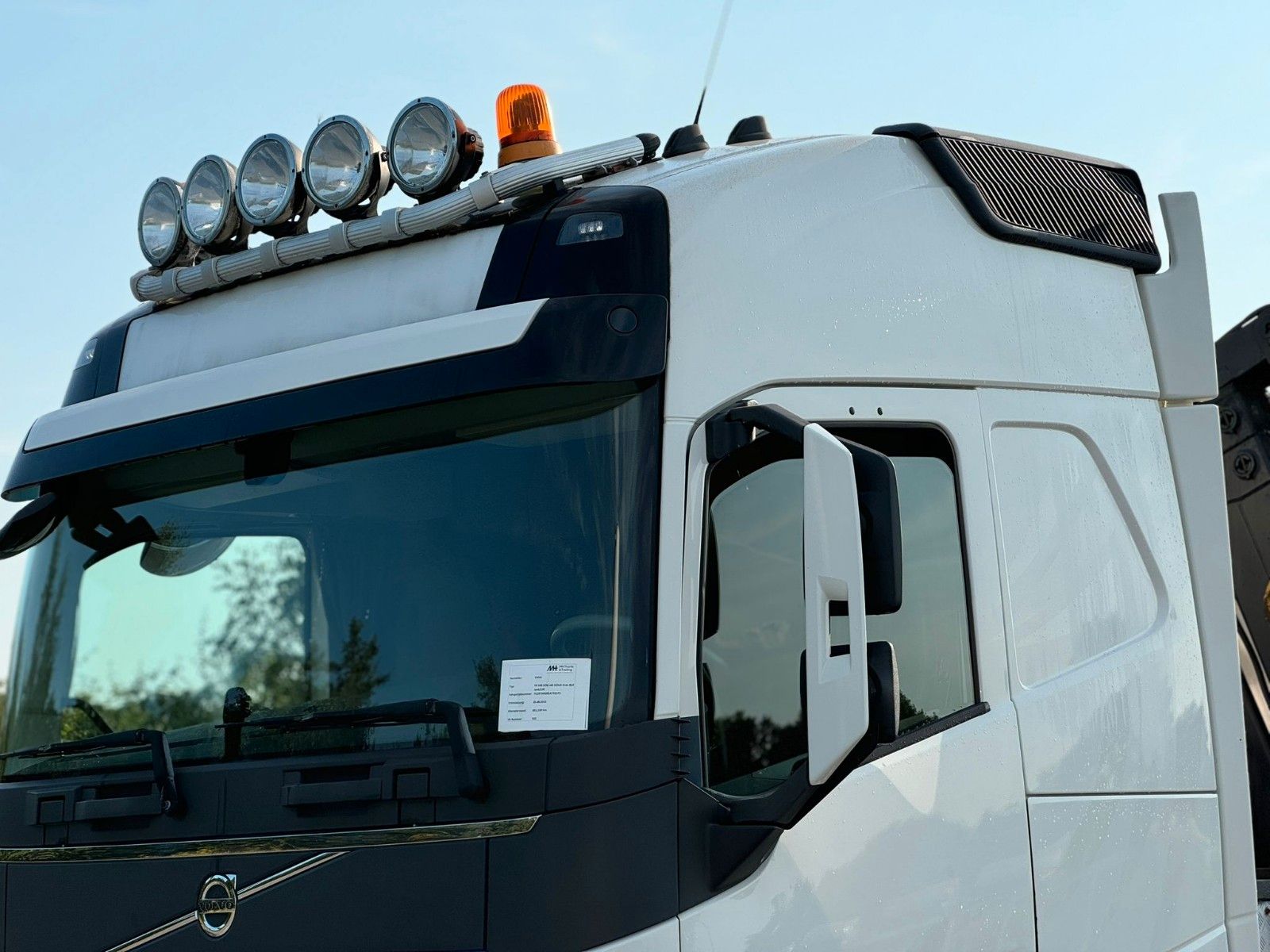 Fahrzeugabbildung Volvo FH 540 8x4 EU6 Retarder Lenk/Lift KESLA LK 9,4m