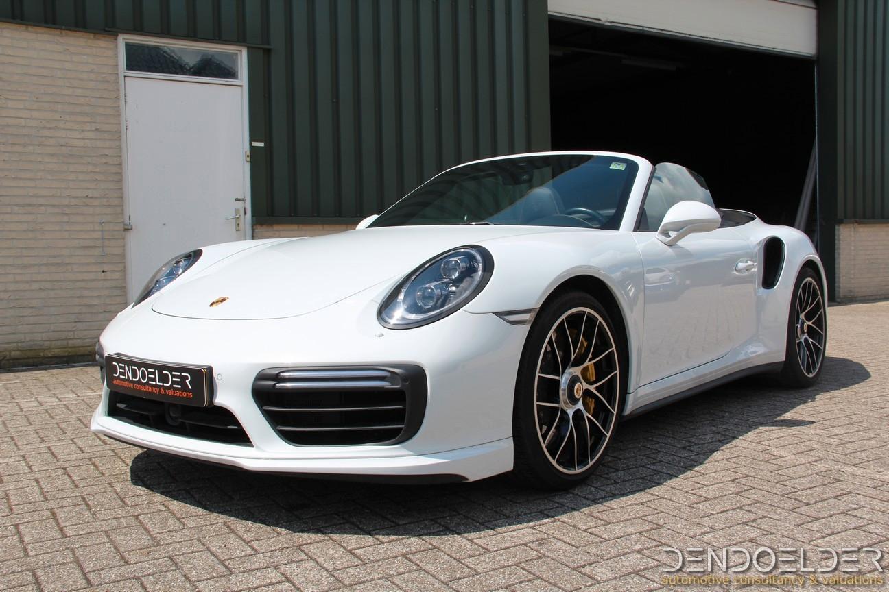 Porsche 911 Turbo S Cabriolet