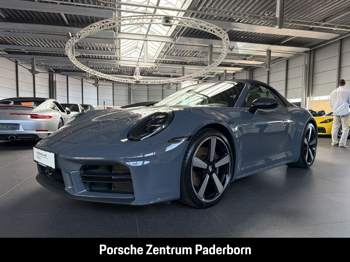PORSCHE 992 911 Carrera Cabrio Clubleder Sportabgas BOSE
