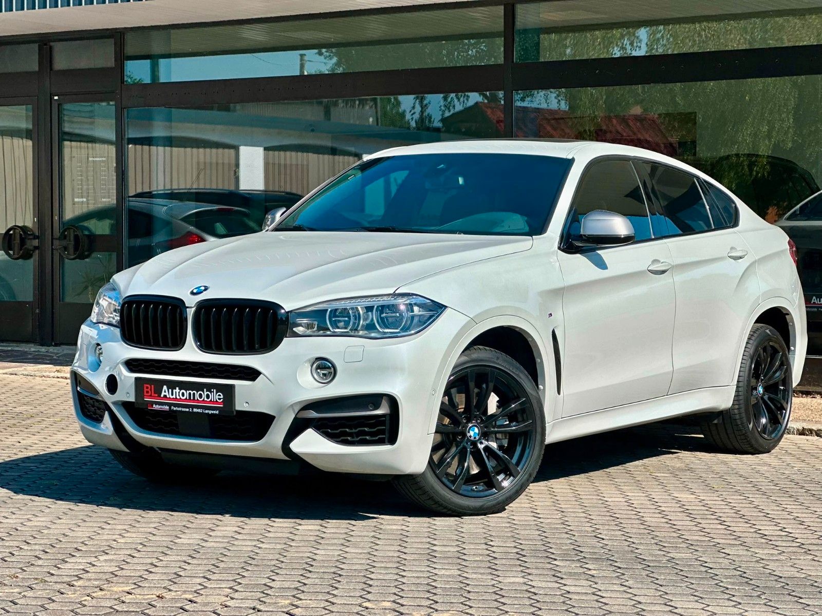 BMW X6 M50d GLASDACH.HUD.AHK.KAMERA.SITZBELÜFT.LED