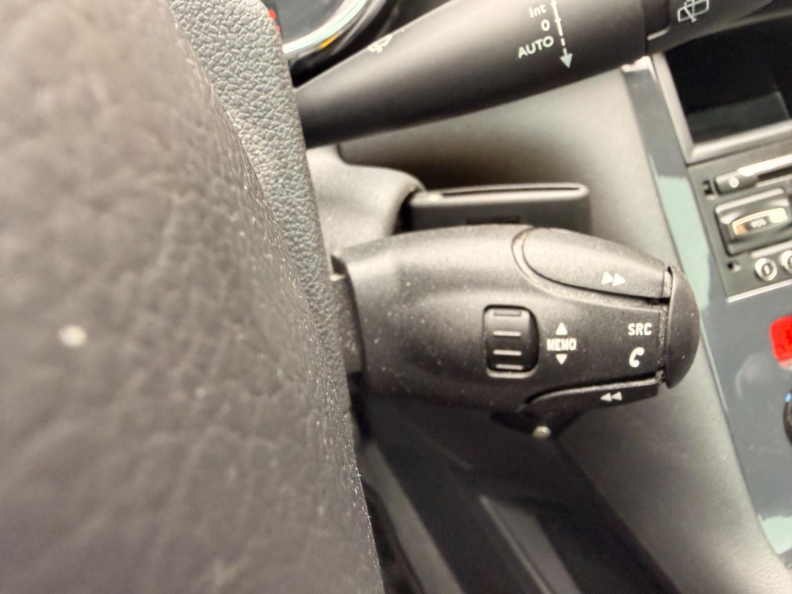 Peugeot 3008 Allure 1.6 16V Turbo Navi / Pano / Xenon