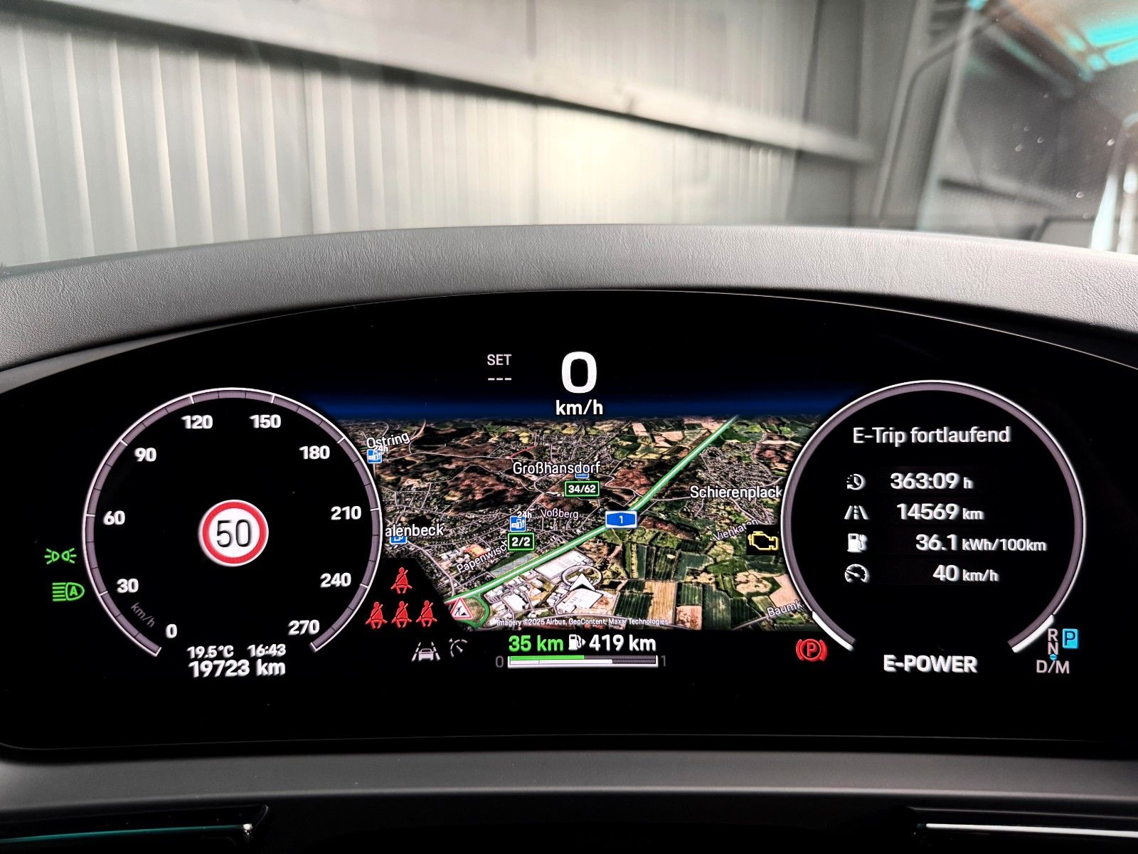 Fahrzeugabbildung Porsche Cayenne E-Hybrid + Vollaust. + Approved +Panoram