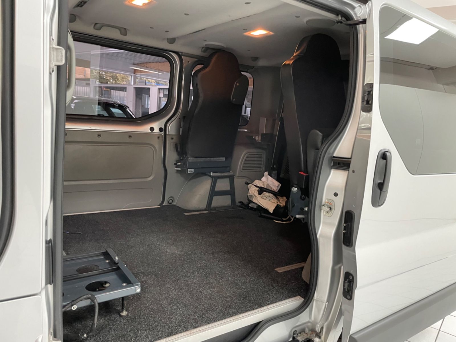 Fahrzeugabbildung Opel Vivaro Kombi L1H1 2,9t Aktivfahrer Behindertenge