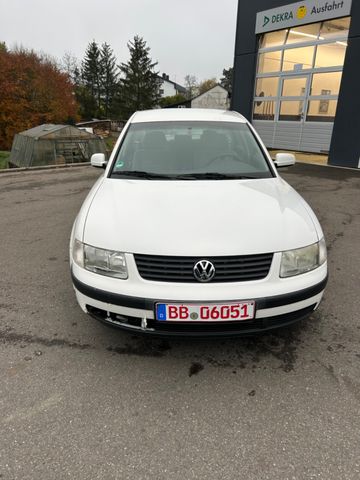 Volkswagen Passat"" Erste Hand& Neue Tüv""