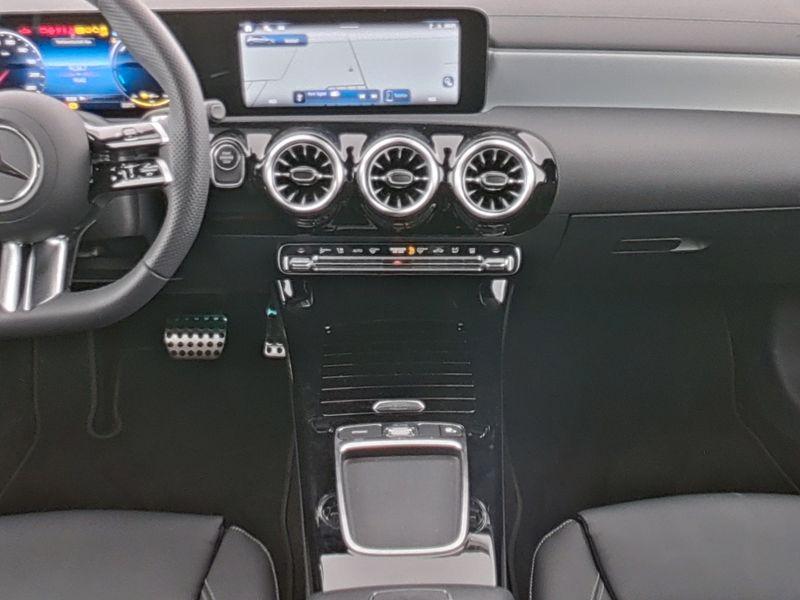 Mercedes-Benz A 250 e AMG Leder Pano HUD Burmester 19 Zoll 360