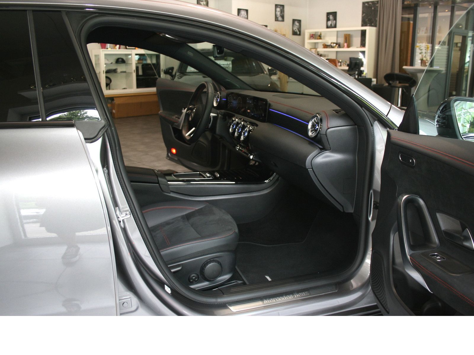 Fahrzeugabbildung Mercedes-Benz CLA 200 Shooting Brake Edition AMG*Night*Distron