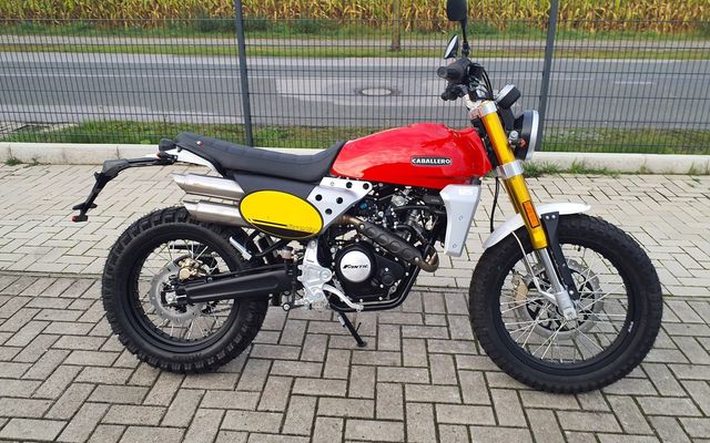 Fantic CABALLERO 125 SCRAMBLER VERSAND MGL +HELM