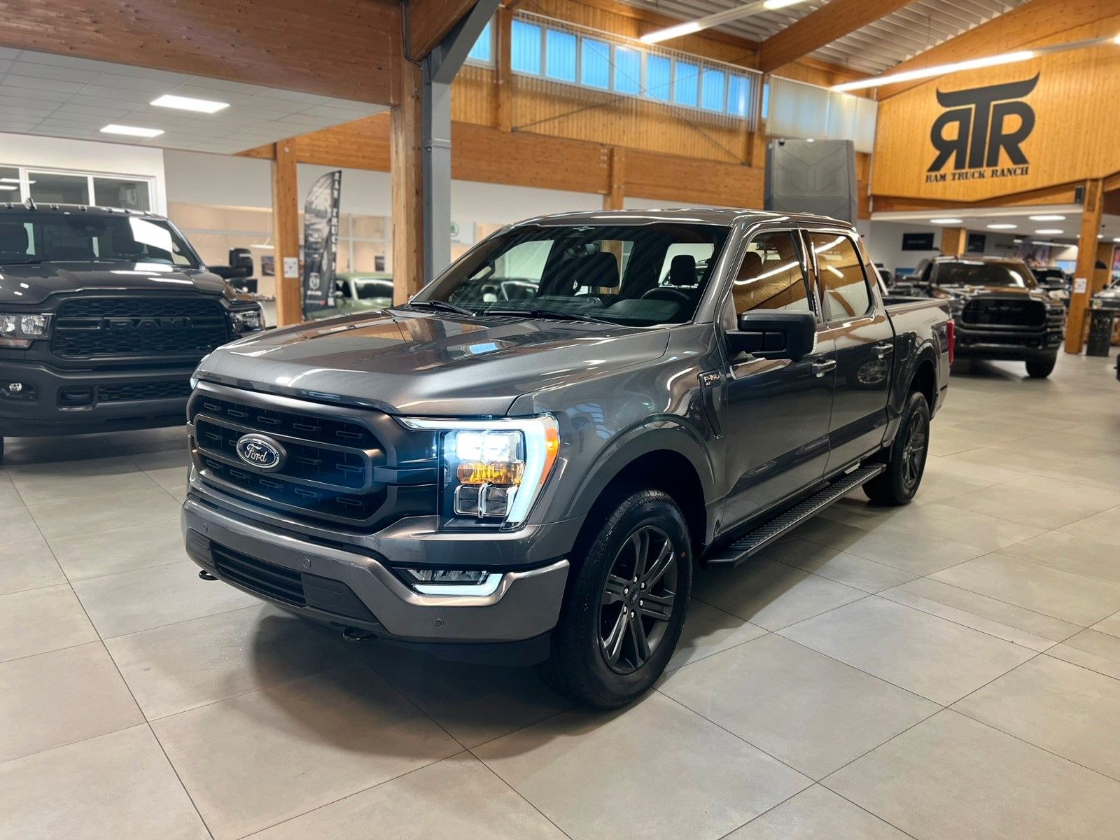 Fahrzeugabbildung Ford F-150 *RTR Edition* 5.0L V8 Supercrew 5,5"