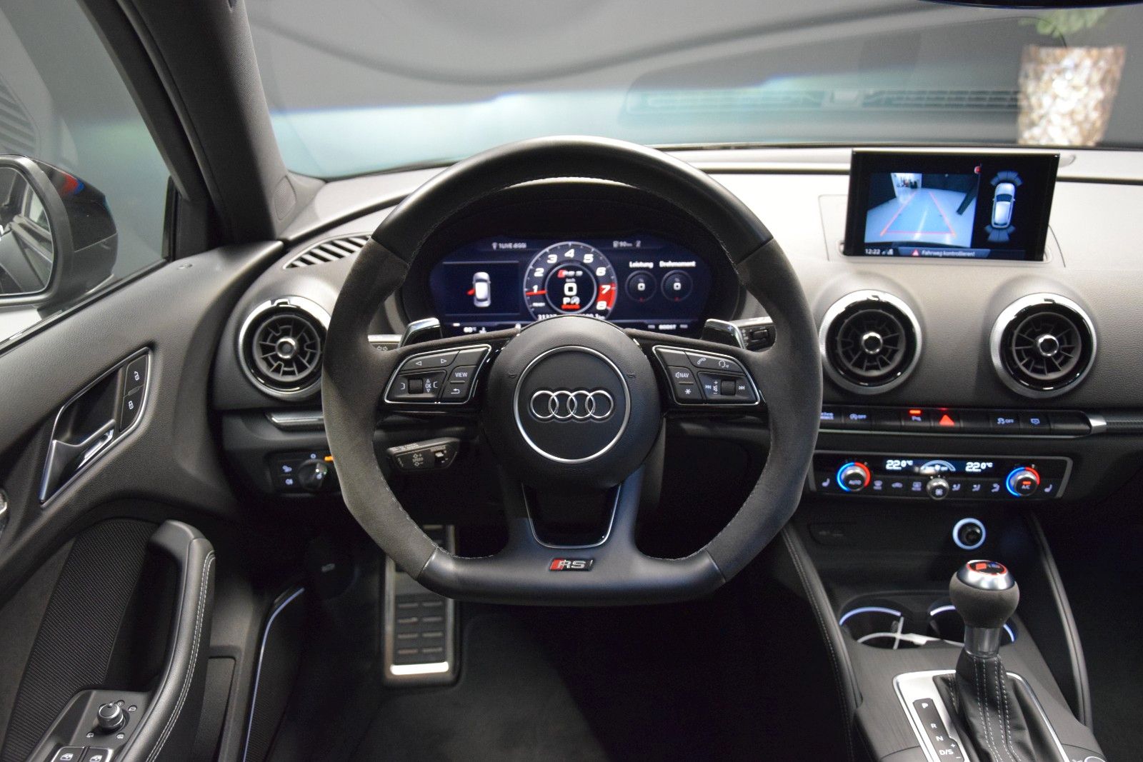 Fahrzeugabbildung Audi RS3 Sportback 2.5 TF quattro Pano B&O Schale ACC
