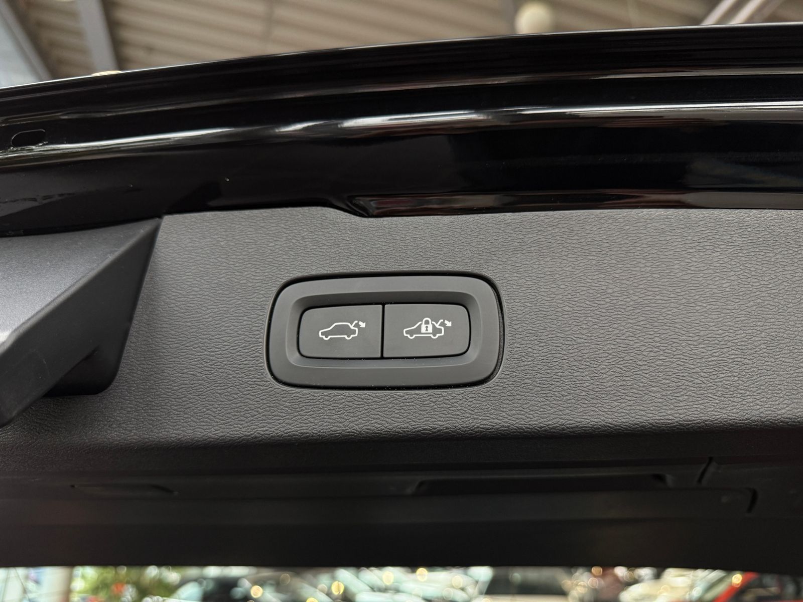 Fahrzeugabbildung Volvo V60 Kombi Momentum Pro ACC BLIS LED
