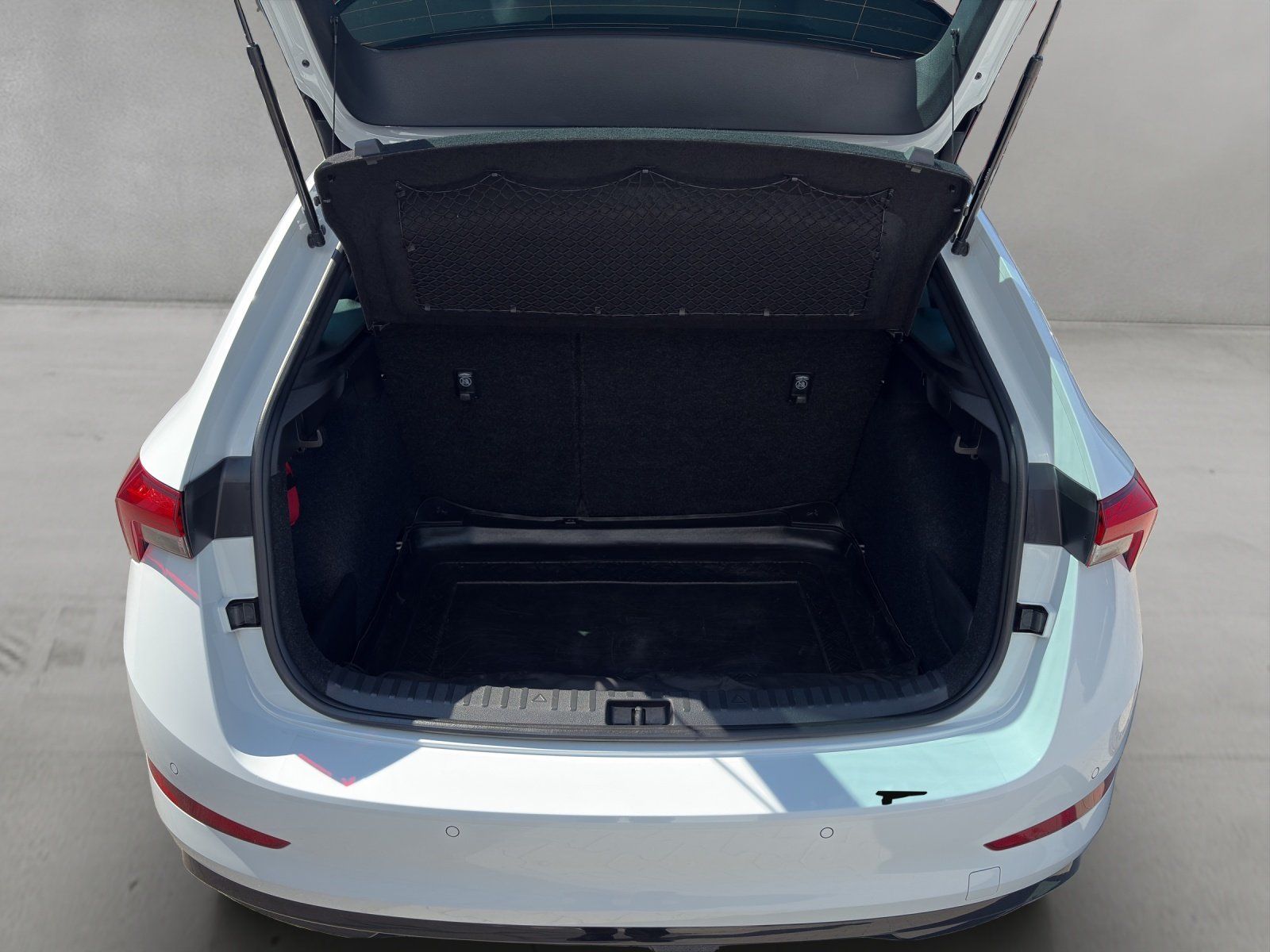 Fahrzeugabbildung SKODA Scala 1.5 TSI DSG Monte Carlo/KAMERA/PANO-DACH/