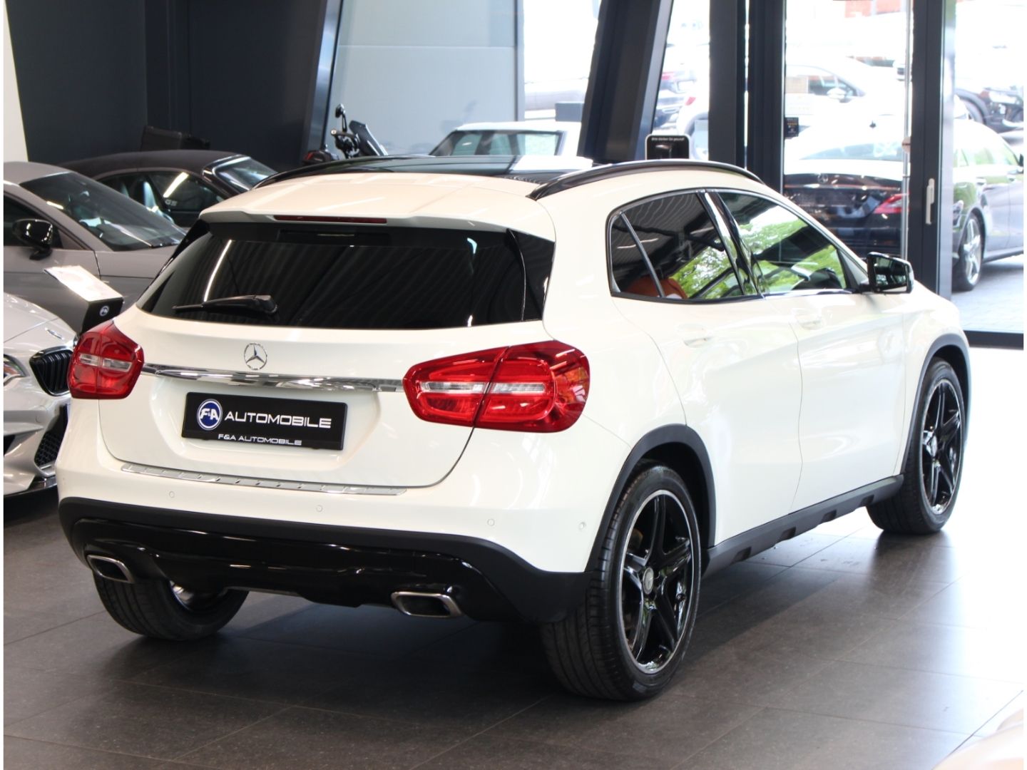 Fahrzeugabbildung Mercedes-Benz GLA 250 - 4Matic*Score*Navi*Pano*Kamera*