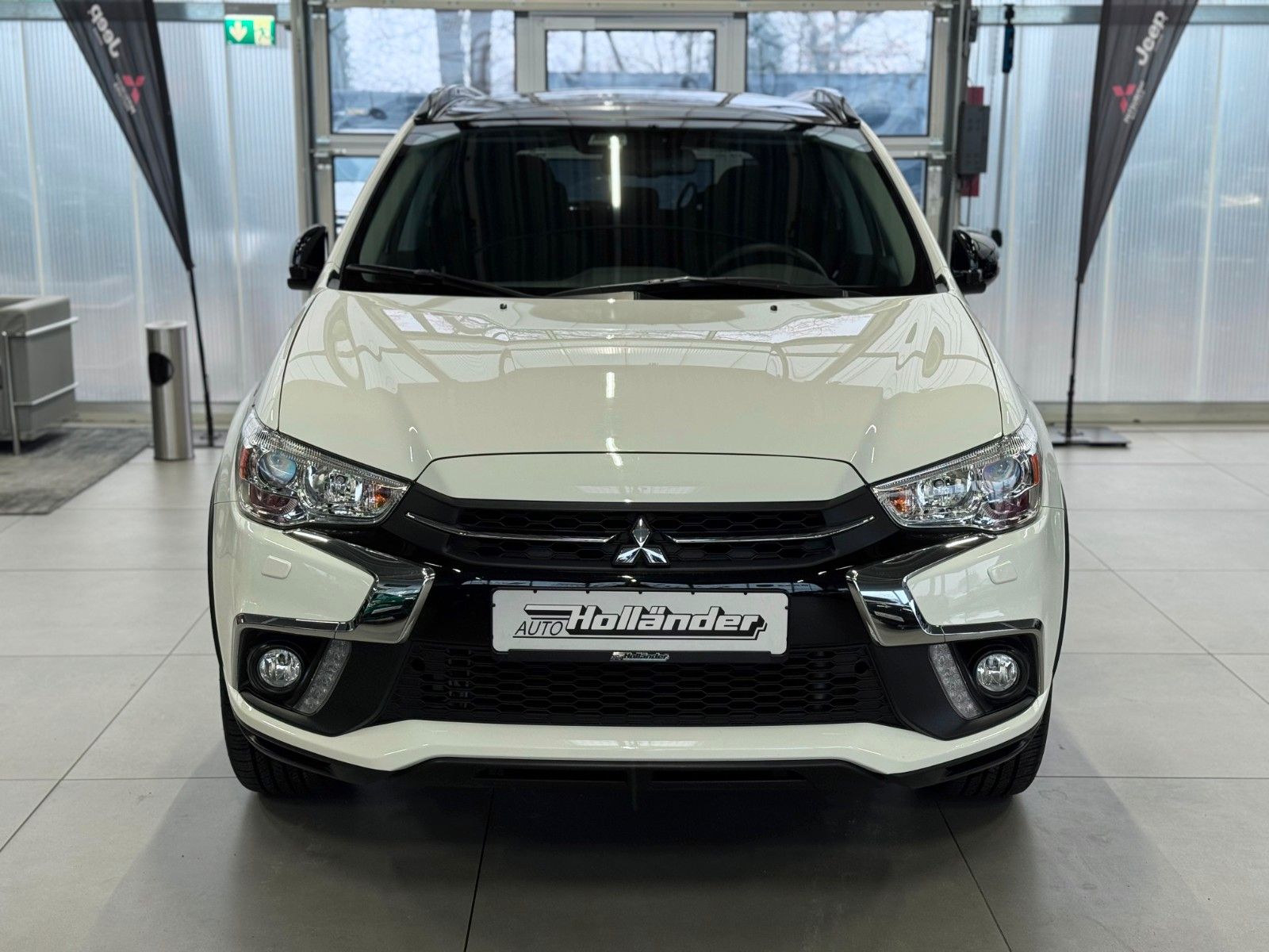 Fahrzeugabbildung Mitsubishi ASX 1.6 Edition+ Black-Paket 2WD "AHK Sitzheizg"