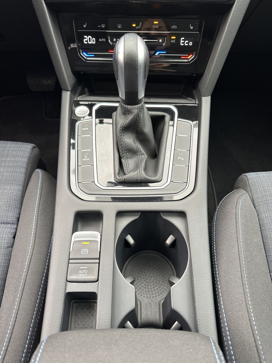 Fahrzeugabbildung Volkswagen Passat Variant 1.4 TSI DSG GTE NAV+LED+PANO+ACC