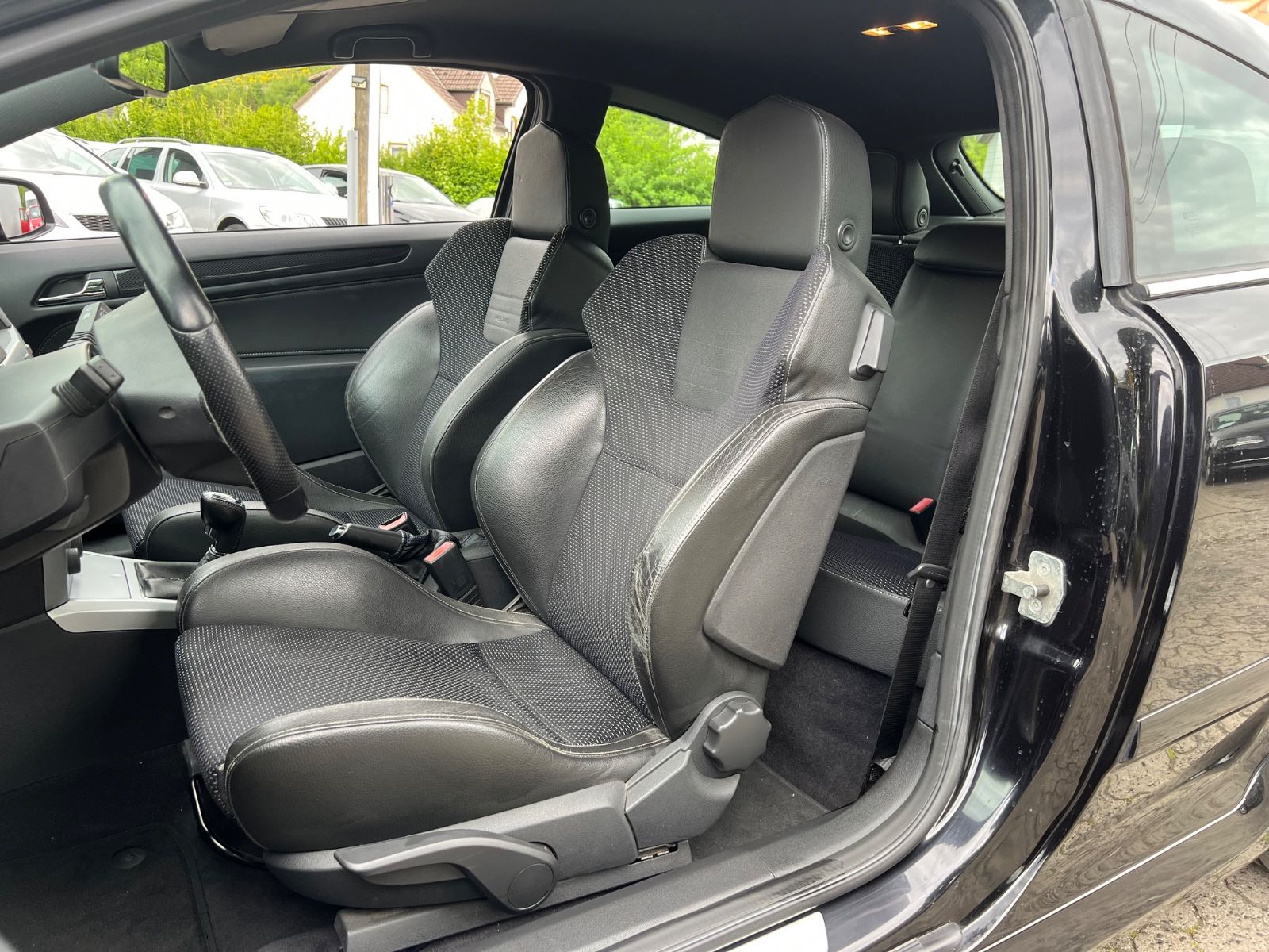 Fahrzeugabbildung Opel Astra H GTC OPC *2.HAND*TÜV NEU*